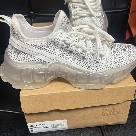 JMAXIMAR RHINESTONE Steve Madden sparkly sneakers! - Picture 3 of 5